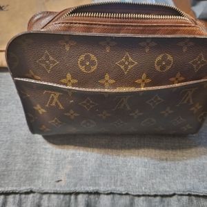 Beautiful LV gently used very spacious